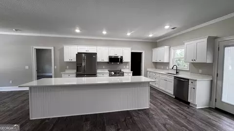 Kitchen - 3 Willow Pointe, Claxton, GA 30417 photo 2 of 4