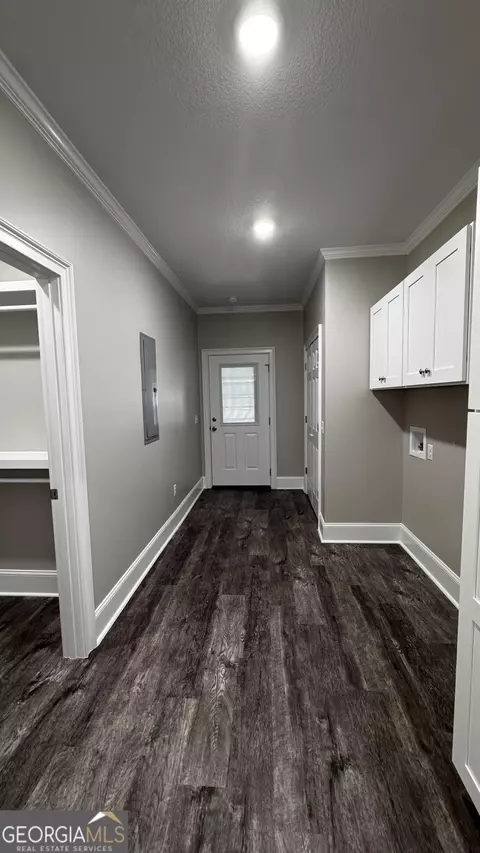 Entry Way - 3 Willow Pointe, Claxton, GA 30417 photo 1 of 2