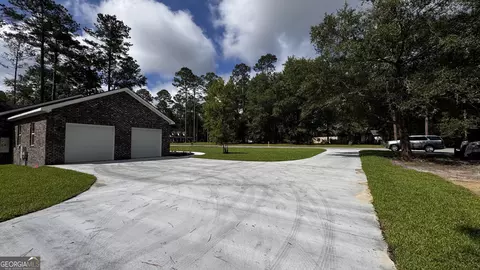 Exterior - 3 Willow Pointe, Claxton, GA 30417 photo 3 of 7