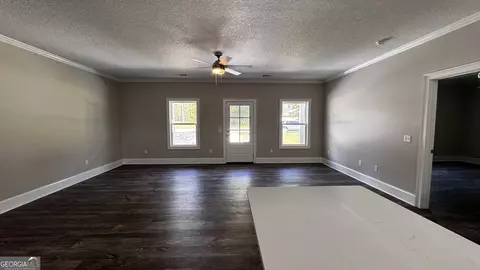 Living - 3 Willow Pointe, Claxton, GA 30417 photo 2 of 2