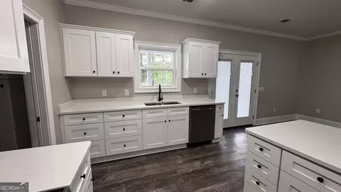 Kitchen - 3 Willow Pointe, Claxton, GA 30417 photo 3 of 4