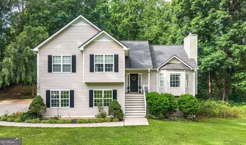 124 Laurel Creek Ct, Carrollton, GA 30117