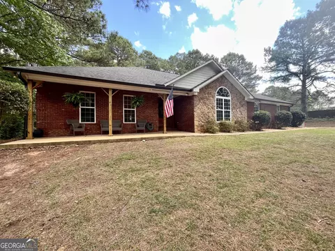314 Mountain Creek Dr, Hamilton, GA 31811