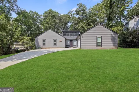 1060 Deer Chase, Stone Mountain, GA 30088