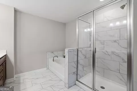 Bath - 1162 Lanier Willow Path, Buford, GA 30518 photo 4 of 6