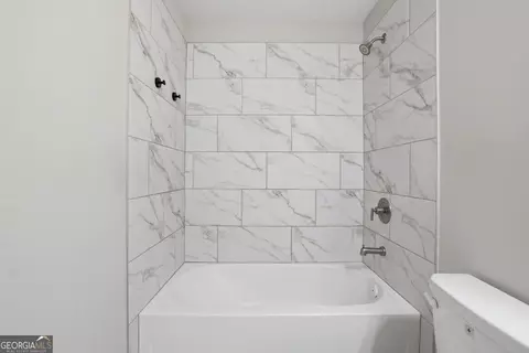 Bath - 1162 Lanier Willow Path, Buford, GA 30518 photo 2 of 6