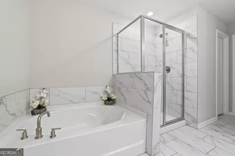 Bath - 1162 Lanier Willow Path, Buford, GA 30518 photo 5 of 6