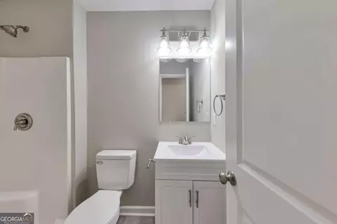 Bath - 1660 Mallard Cir, Conley, GA 30288 photo 2 of 3