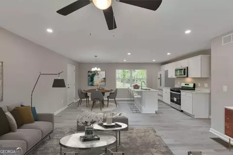 Living - 1660 Mallard Cir, Conley, GA 30288 photo 2 of 4