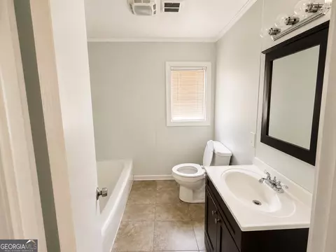 Bath - 618 Marcus St, Dublin, GA 31021 photo 1 of 2