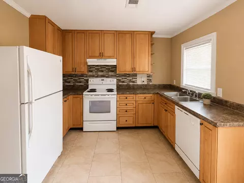 Kitchen - 618 Marcus St, Dublin, GA 31021 photo 1 of 1