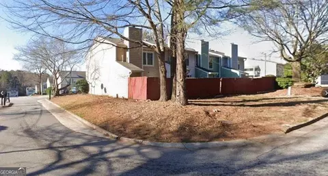 1021 Thornwoode Ln, Stone Mountain, GA 30083
