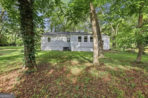 Exterior - 5160 4th St, Morrow, GA 30260 photo 2 of 4