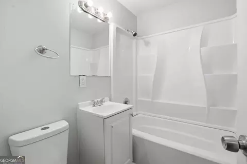 Bath - 5160 4th St, Morrow, GA 30260 photo 1 of 1