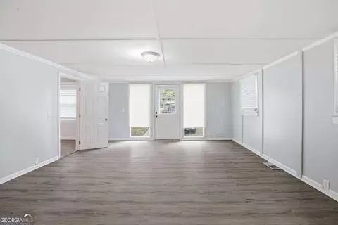Living - 5160 4th St, Morrow, GA 30260 photo 2 of 5