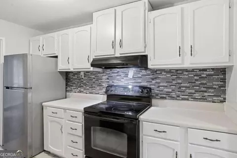 Kitchen - 5160 4th St, Morrow, GA 30260 photo 2 of 2