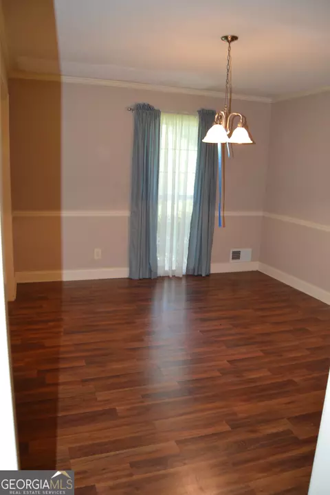 Dining - 98 Beechwwod Blvd, Toccoa, GA 30577 photo 1 of 1
