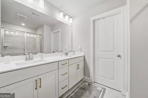 Bath - 515 Cobblestone Ct, Canton, GA 30115 photo 1 of 2