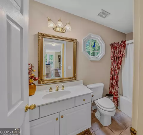 Bath - 908 S Willowcrest Way, Lagrange, GA 30240 photo 1 of 4