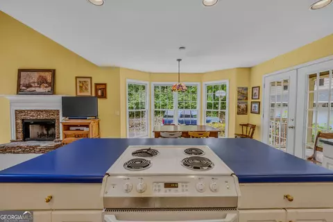 Kitchen - 908 S Willowcrest Way, Lagrange, GA 30240 photo 3 of 6