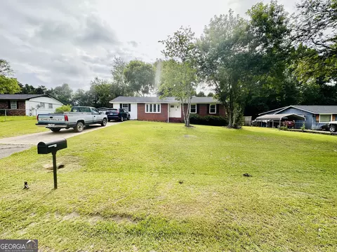 213 Hilltop Dr, Perry, GA 31069