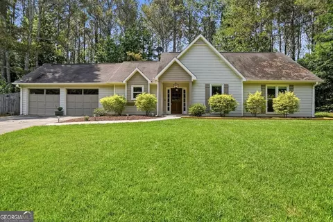 5985 Bridle Dr, Cumming, GA 30028