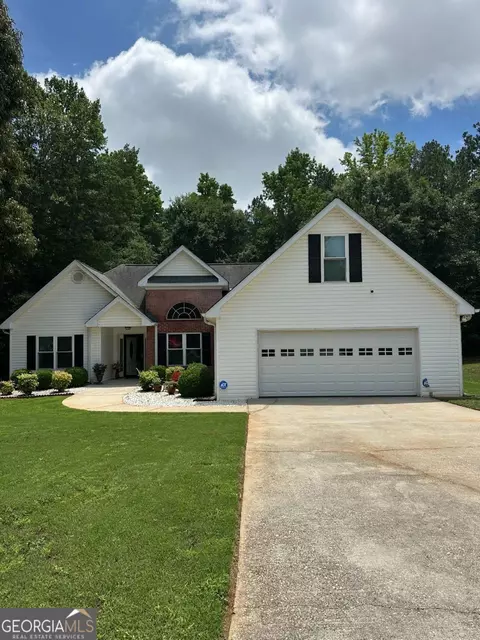 25 Summer Walk Cir, Covington, GA 30016