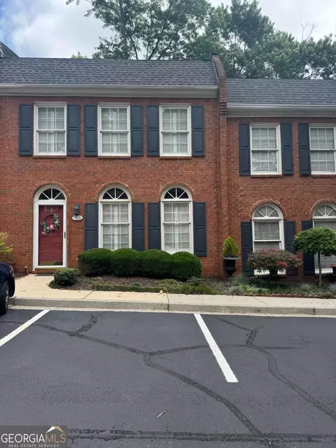 7505 Saint Charles Sq #C8, Roswell, GA 30075