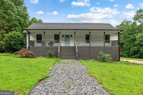 65 Pine Dr, Hogansville, GA 30230