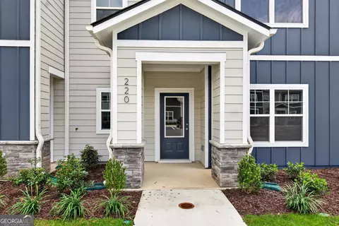 218 Rooker Dr, Lagrange, GA 30241