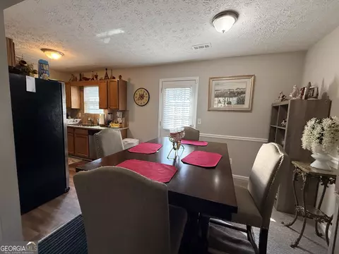 Dining - 143 Kirts Rdg, Jackson, GA 30233 photo 2 of 5
