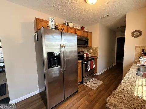 Kitchen - 143 Kirts Rdg, Jackson, GA 30233 photo 3 of 3