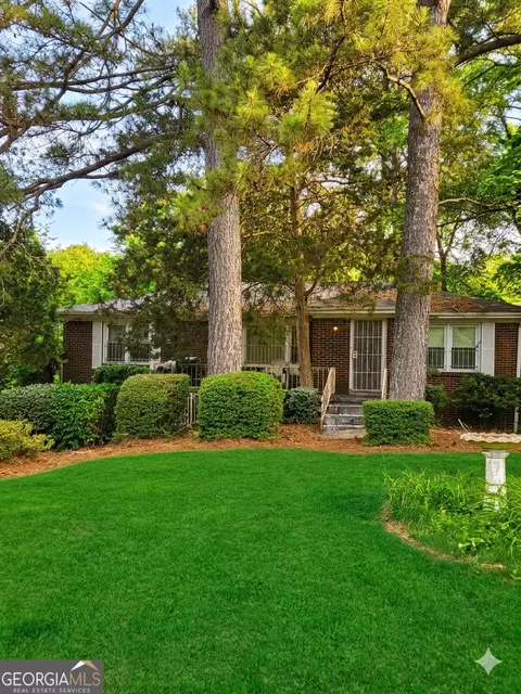 250 W Lake Ave NW, Atlanta, GA 30314