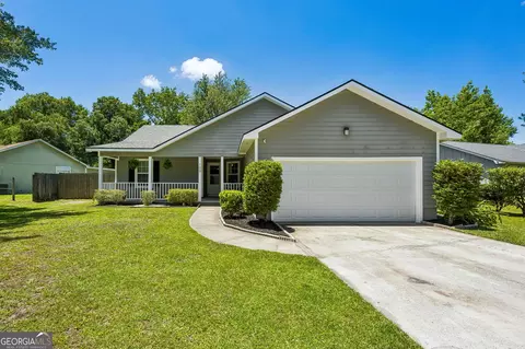 109 Lake Crest Dr, Kingsland, GA 31548