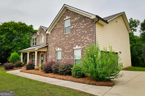 Exterior - 135 Terrell Ln, Covington, GA 30014 photo 4 of 9