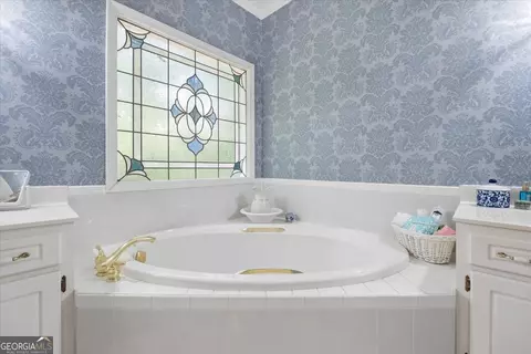 Bath - 971 Cochran Rd, Covington, GA 30014 photo 2 of 5