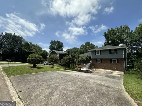 Exterior - 1926 Old Rex Morrow Rd, Morrow, GA 30260 photo 2 of 5