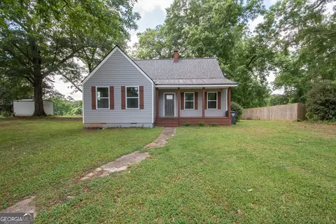 250 Lagrange St, Grantville, GA 30220