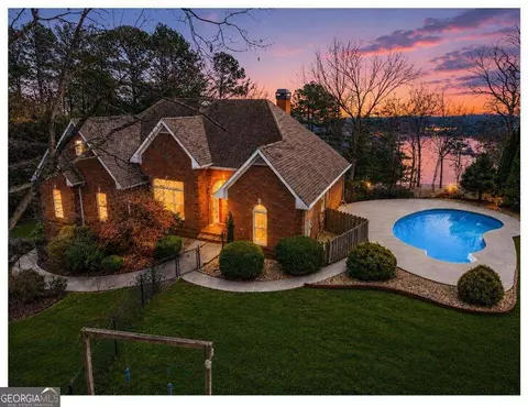 4605 Lakeview Ln, Gainesville, GA 30504