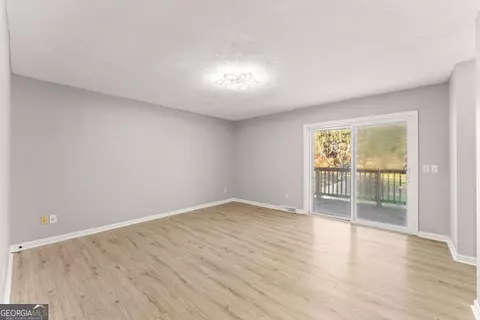 Living - 588 Estatohe Cir, Toccoa, GA 30577 photo 4 of 6