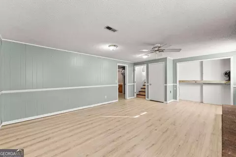 Living - 588 Estatohe Cir, Toccoa, GA 30577 photo 3 of 6