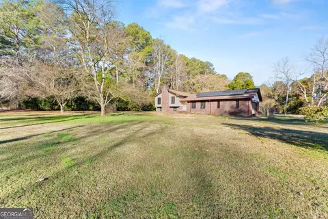 Exterior - 588 Estatohe Cir, Toccoa, GA 30577 photo 3 of 11