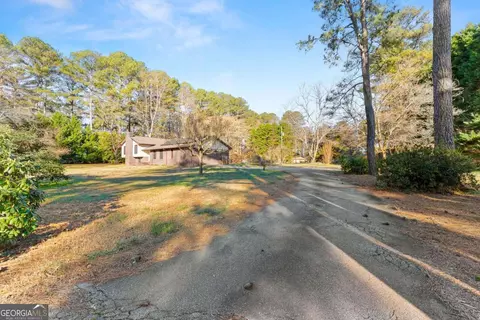 Exterior - 588 Estatohe Cir, Toccoa, GA 30577 photo 4 of 11