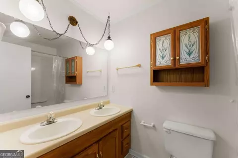 Bath - 588 Estatohe Cir, Toccoa, GA 30577 photo 4 of 4