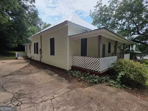 Exterior - 905 South Pkwy, Lagrange, GA 30240 photo 7 of 7