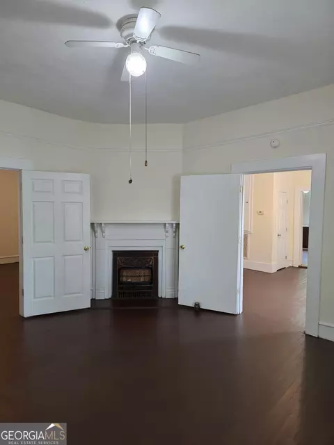 Living - 905 South Pkwy, Lagrange, GA 30240 photo 2 of 5