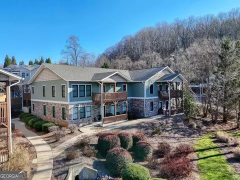 1405 Lakeside Rd # 303, Hiawassee, GA 30546