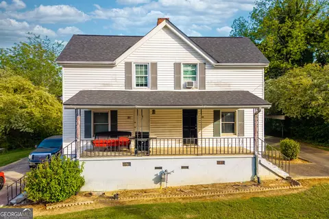 31 Myrtle St SE, Gainesville, GA 30501