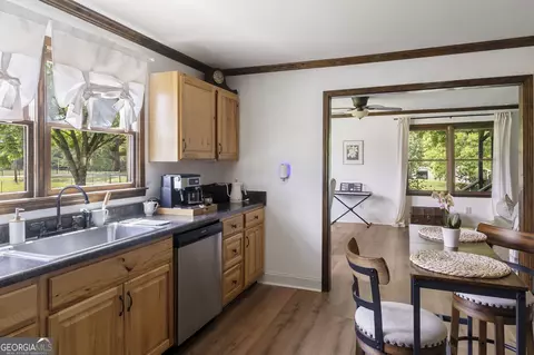 Kitchen - 1038 Stringer Rd, Rockmart, GA 30153 photo 2 of 4