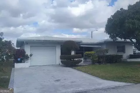 8201 NW 57th Ct, Tamarac, FL 33321